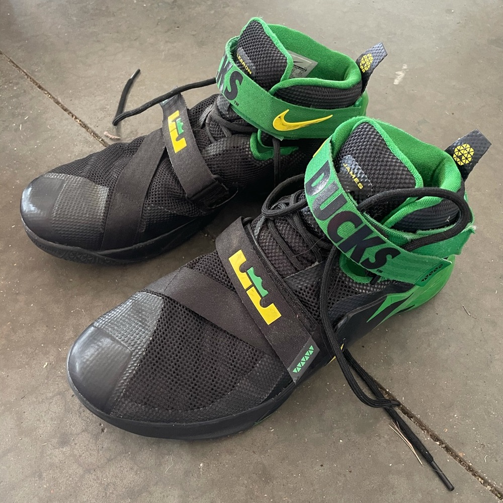 Nike - Labron James Soldier 9  "Oregon Ducks"